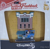 DLR - Minnie - Vehicles of Main Street U.S.A. Series - Niftie Fifties Flashback - Slider - Diorama