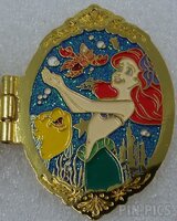 IKNOWK - Ariel, Sebastian and Flounder - Oval Frame