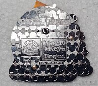 DLR - Mickey's Pumpkin Patch - Happy Halloween 2024 - Magic Key - Glows in the Dark