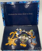 WDW - Donald, Pluto, Goofy and Mickey - Hand-in-Hand 2000 - Character Logo Set