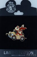 DS - Chip and Dale - Parade Car