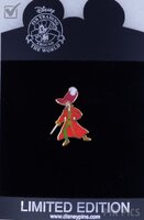 DS - Peter Pan - Dressed as Captain Hook - Heroes With Swords