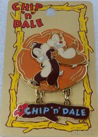 Japan - Chip and Dale - arms linked
