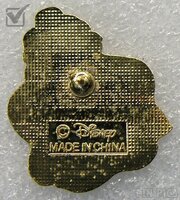 WDW - Aladdin and Jasmine Hugging - Version 1