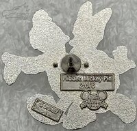 DLR - Donald and Daisy - Winter Ice Sculpture - Hidden Mickey 2008