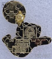 HKDL - Pooh Holding Balloon - The Many Adventures of Winnie the Pooh Set - 2024 Park Attraction Series