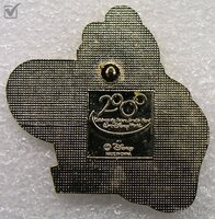 WDW - Pooh Leaning on the Letter P