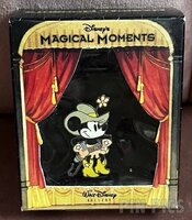 Disney Gallery - Cowgirl Minnie - Magical Moments - Two Gun Mickey Series