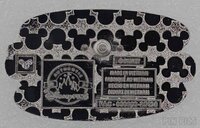 DLR - Mickey and Minnie - Disneyland Hotel - Welcome to Happy