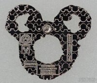 Mickey Icon Wreath - Merry Christmas 2025