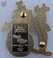 WDW - Goofy - Building Snowman - Happy Holidays 2007