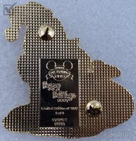 WDW - Donald Duck - Climbing on Chimney - Happy Holidays 2007