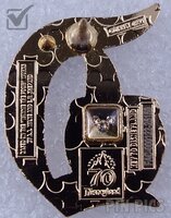 DLR - Hunny Pot - Gothic Letter D - Key to Disneyland Series - Glittered