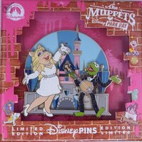 DLR - Kermit and Miss Piggy at Sleeping Beauty Castle - The Muppets at Disneyland Series - Mini Jumbo