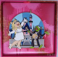 DLR - Kermit and Miss Piggy at Sleeping Beauty Castle - The Muppets at Disneyland Series - Mini Jumbo