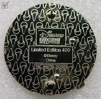 DSSH - Stitch - Decorating Palm Tree - Christmas Holiday 2024 - Lilo and Stitch