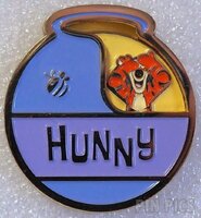 Korea - Pooh and Friends - Peek-a-Boo Hunny Pot Spinner