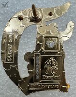 DLR - Partners Statue - Gothic Letter D - Key to Disneyland Series - Glittered
