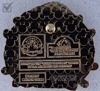 SDR - Pooh Leaning Out of a Window - Pooh and Friends Christmas Party Mystery Set - Winter 2025